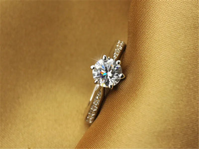 Lia Love – Silberring mit Stein
