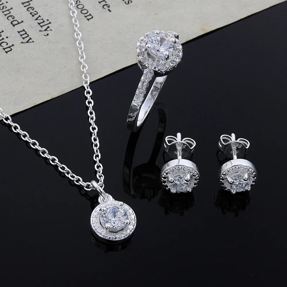 Elegantes Damen Schmuckset aus 925er Silber mit funkelnden CZ Steinen - Detailansicht
